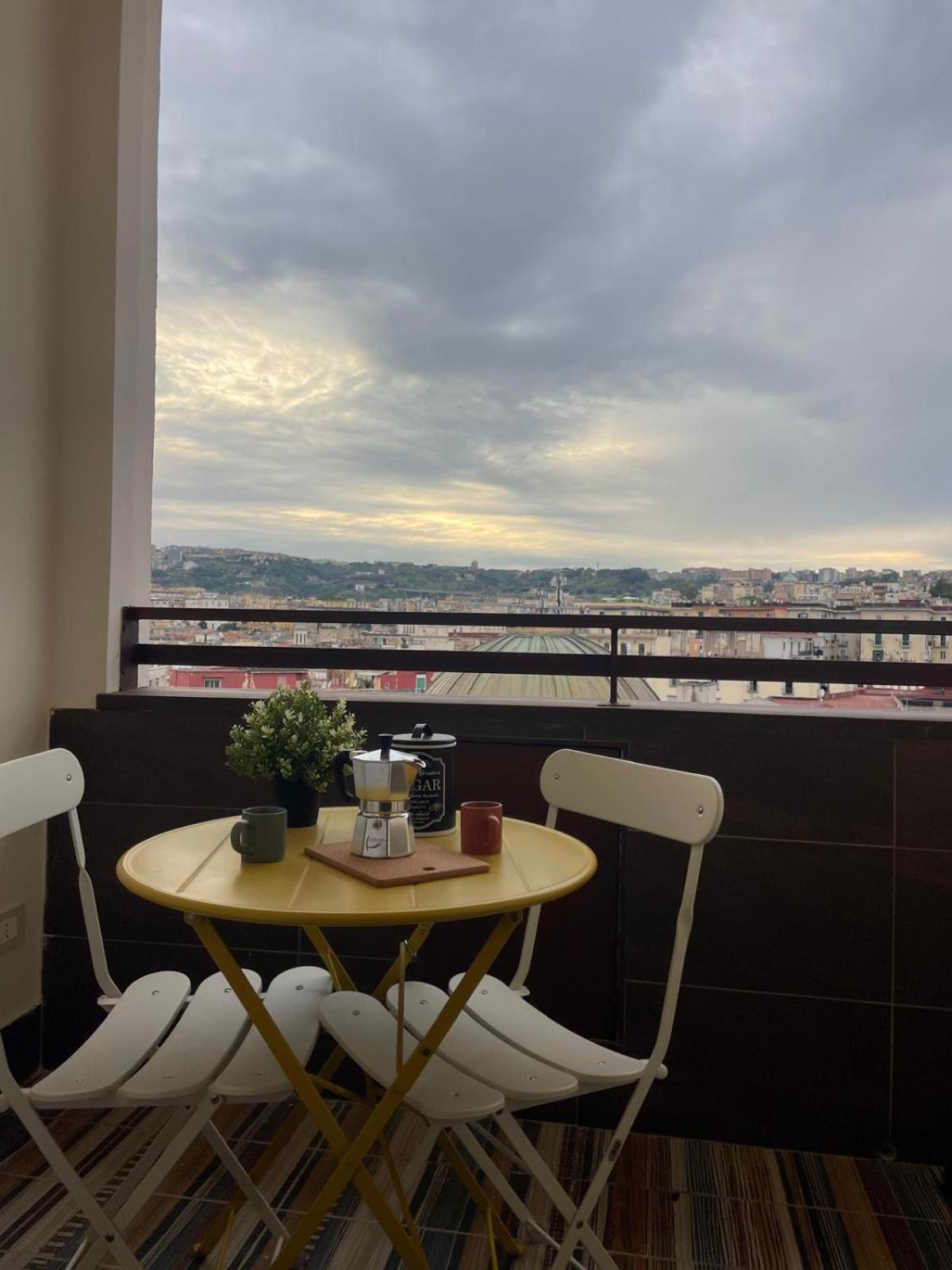 Faccia Gialla Napoli Casa Vacanze Buitenkant foto