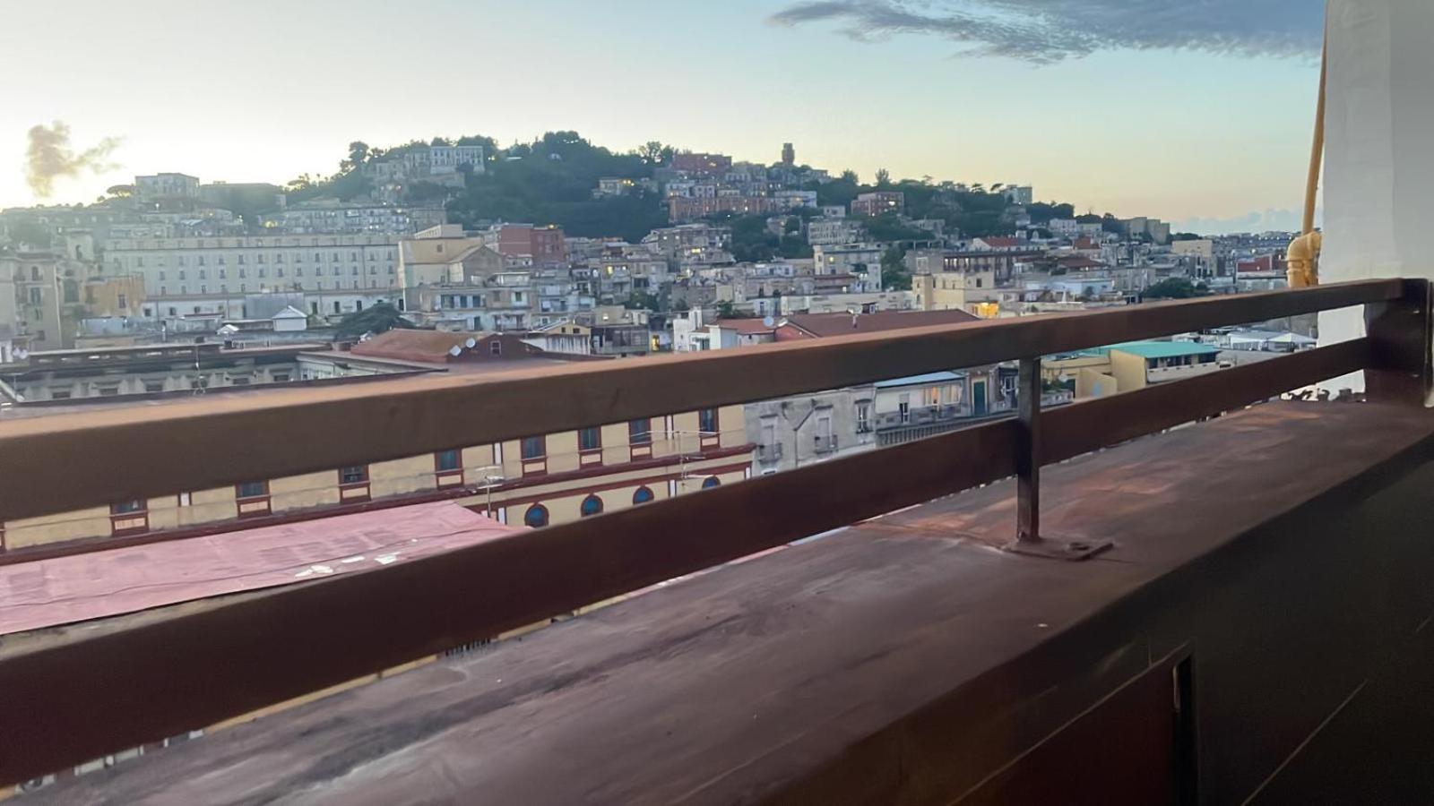 Faccia Gialla Napoli Casa Vacanze Buitenkant foto